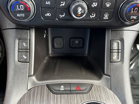 Used 2019 GMC Acadia SLT FWD image 22