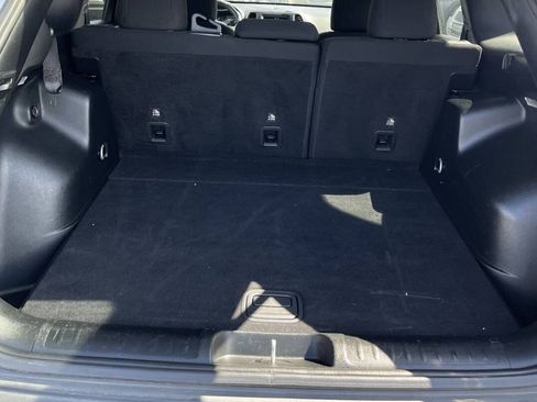 Used 2019 Jeep Cherokee Latitude w/ Popular Appearance Group FWD image 10
