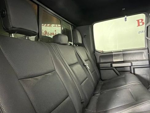 Used 2019 Ford F150 XLT w/ Equipment Group 302A Luxury AWD/4WD image 18