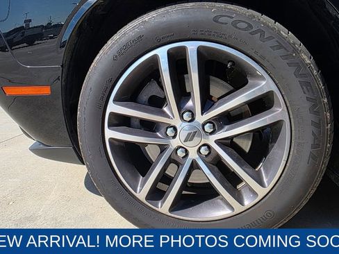 Used 2019 Dodge Challenger SXT image 7