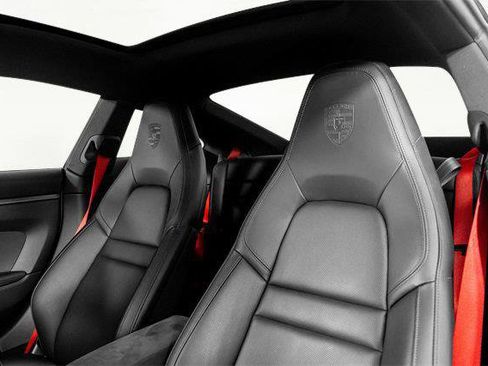 Used 2024 Porsche 911 Carrera 4S AWD/4WD image 2