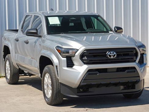 Used 2024 Toyota Tacoma SR image 45
