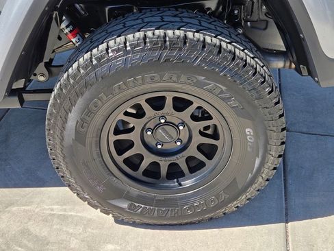 Used 2020 Jeep Gladiator Rubicon w/ Trailer Tow Package image 10