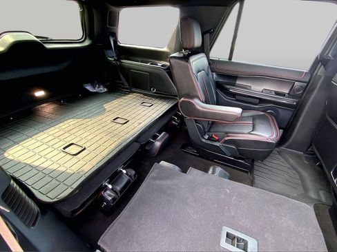 Used 2021 Ford Expedition Limited RWD image 18