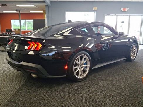 Used 2024 Ford Mustang GT Premium image 7