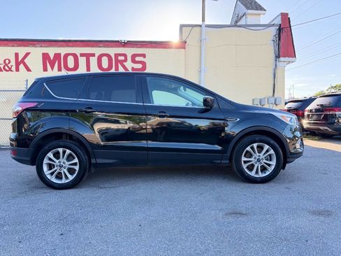 Used 2017 Ford Escape SE AWD/4WD image 9