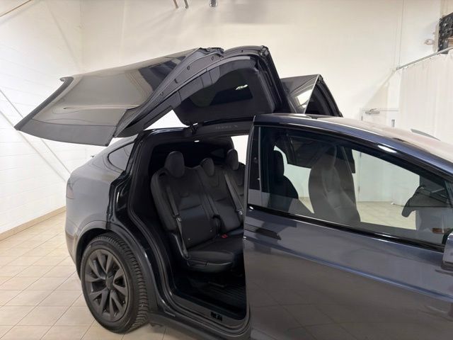 Used 2024 Tesla Model X AWD/4WD image 25