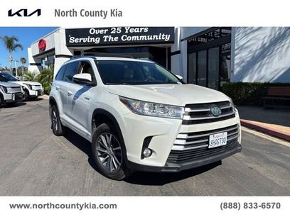 Used 2017 Toyota Highlander XLE w/ Carpet Mat Package