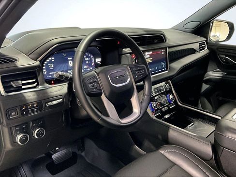 Used 2023 GMC Yukon XL Denali image 15