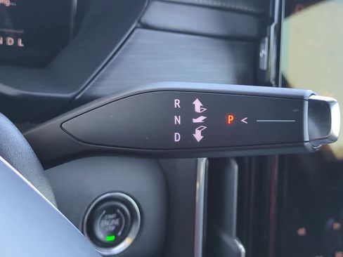 Used 2025 GMC Acadia Elevation image 33