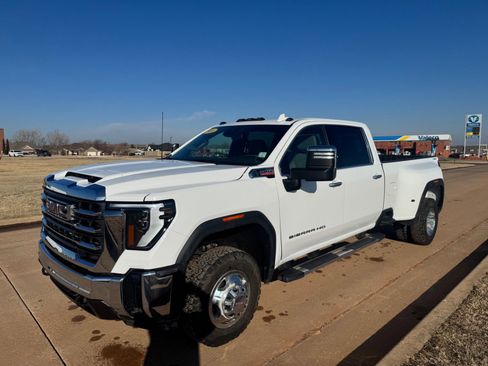 Used 2024 GMC Sierra 3500 SLT w/ SLT Convenience Package image 7