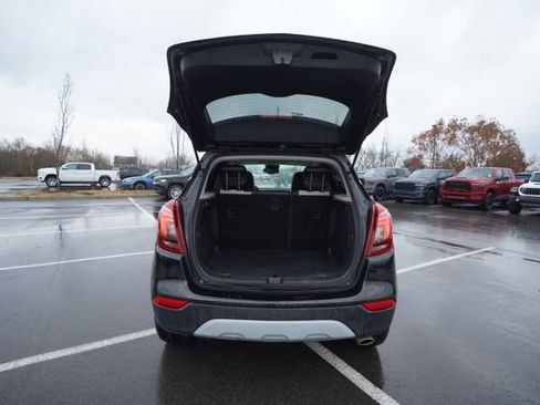 Used 2021 Buick Encore Preferred w/ Safety Package image 17