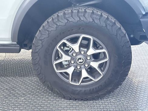 Used 2024 Ford Bronco Badlands image 10