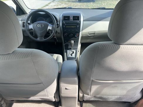 Used 2010 Toyota Corolla LE image 21