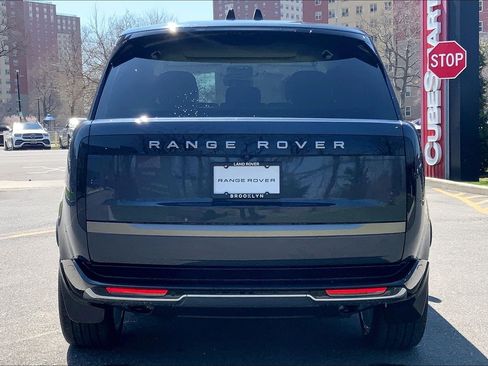 New 2026 Land Rover Range Rover Long Wheelbase SE AWD/4WD image 4
