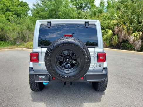 Used 2023 Jeep Wrangler Unlimited Rubicon 4xe AWD/4WD image 5