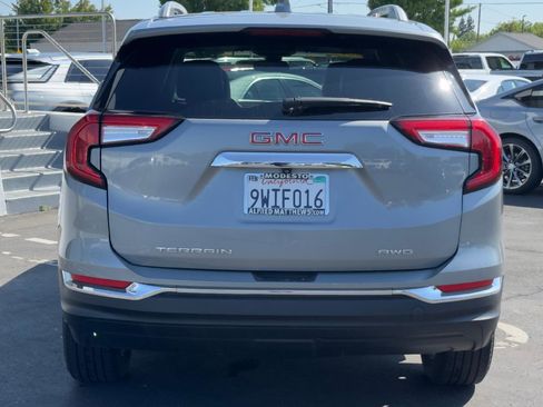 Used 2024 GMC Terrain SLT AWD/4WD image 6