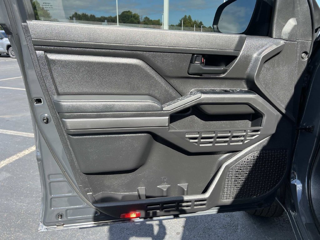 Used 2025 Toyota Tacoma SR5 RWD image 17