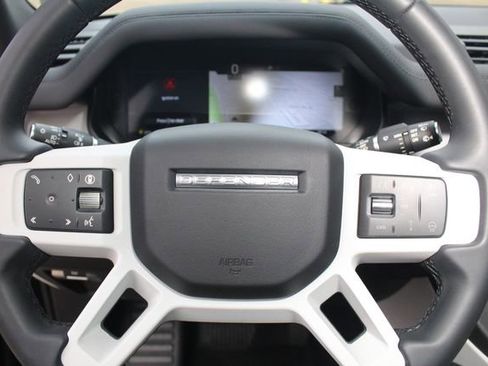 Used 2025 Land Rover Defender 110 S image 17