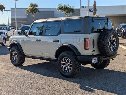 New 2025 Ford Bronco Badlands image 5