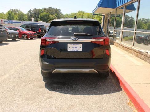 Used 2021 Kia Seltos LX image 5
