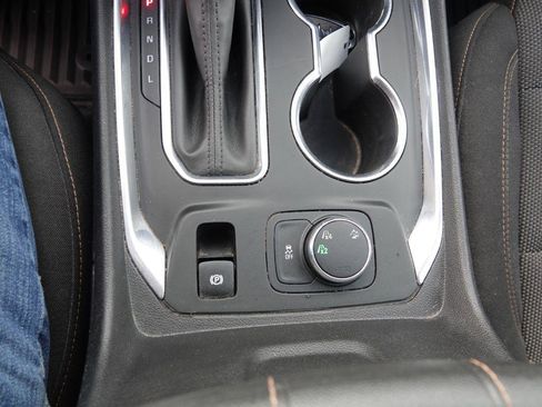 Used 2019 Chevrolet Traverse LT image 27