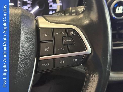 Used 2023 Toyota Highlander LE FWD image 21