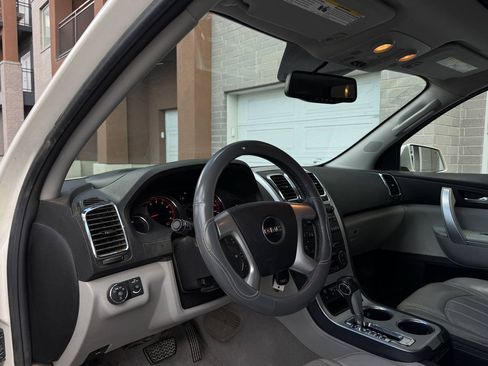 Used 2010 GMC Acadia SLT w/ Technology Package AWD/4WD image 17