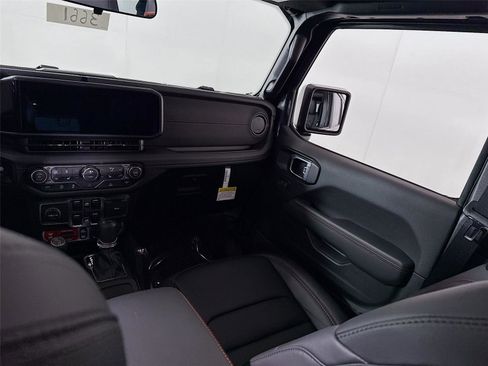 New 2026 Jeep Wrangler Unlimited Rubicon w/ Xtreme 35 Tire Package image 16