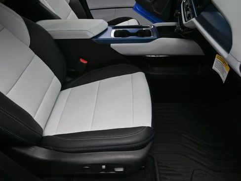 Used 2025 Chevrolet Equinox EV LT w/ Convenience Package II FWD image 27