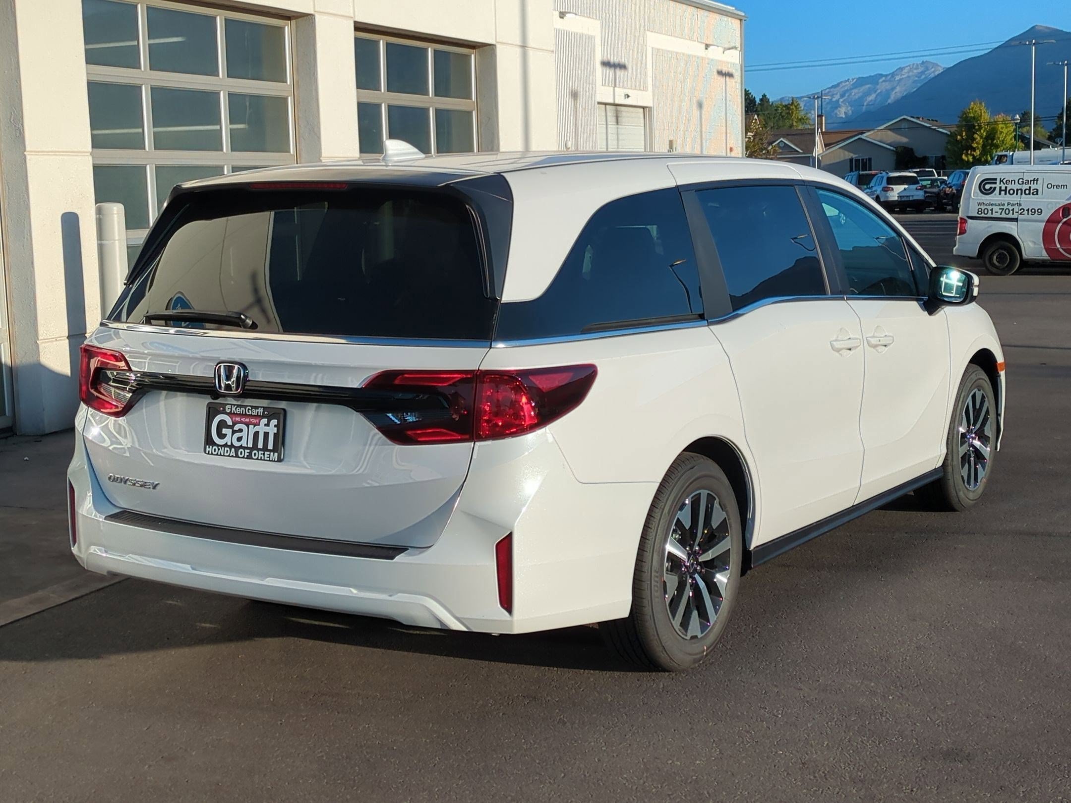 New 2027 Honda Odyssey EX-L image 3
