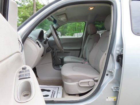Used 2009 Chevrolet HHR LS FWD image 16