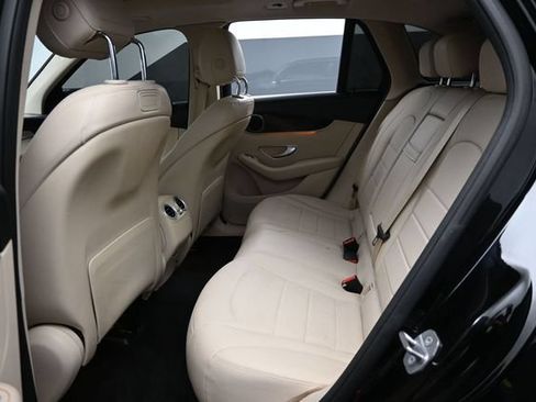 Used 2019 Mercedes-Benz GLC 300 image 8