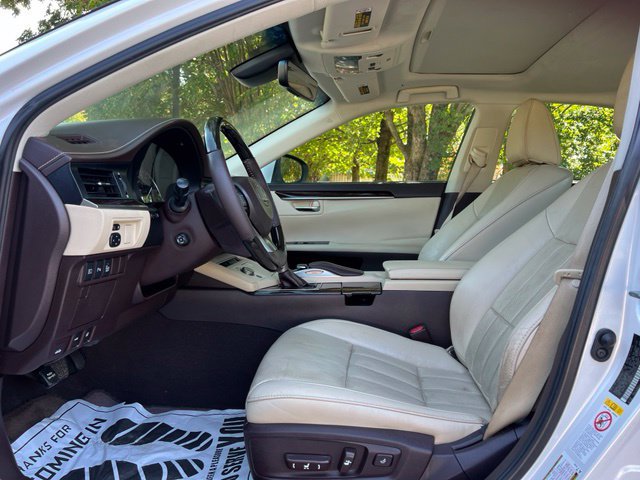 Used 2016 Lexus ES 350 w/ Luxury Package w/Wood Trim FWD image 11
