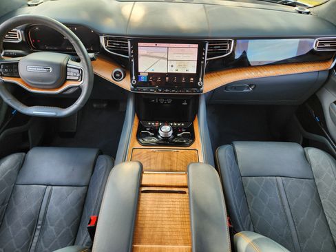 Used 2022 Jeep Grand Wagoneer Series III w/ Flexible Seating Group image 33