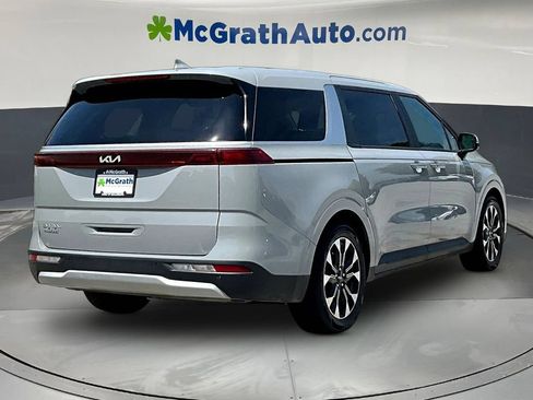 Used 2023 Kia Carnival EX FWD image 8