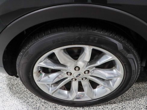 Used 2014 Ford Explorer XLT w/ Equipment Group 202A image 11