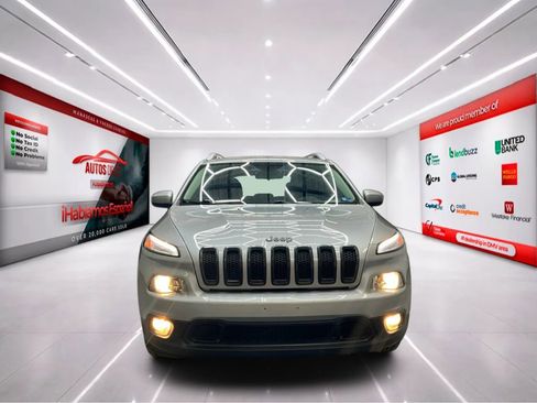 Used 2016 Jeep Cherokee Latitude image 3
