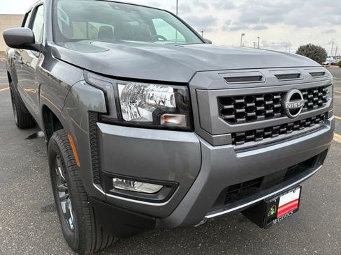 Certified 2025 Nissan Frontier SV w/ SV Convenience Package AWD/4WD image 8