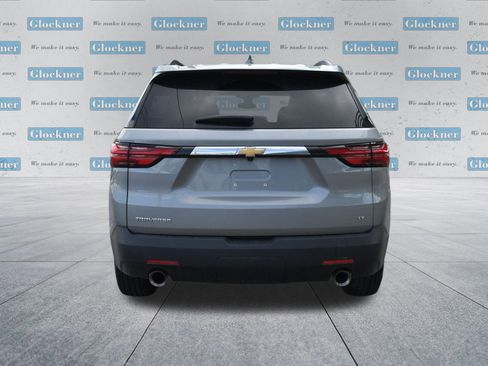 Used 2023 Chevrolet Traverse LT FWD image 7