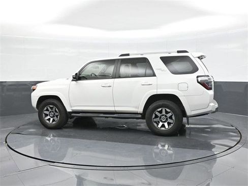 Certified 2018 Toyota 4Runner TRD Off-Road Premium image 5