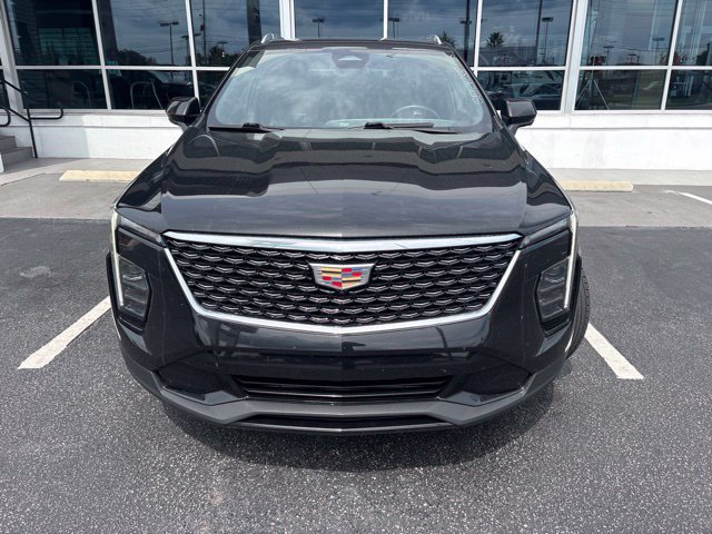 Used 2025 Cadillac XT4 Premium Luxury FWD image 2