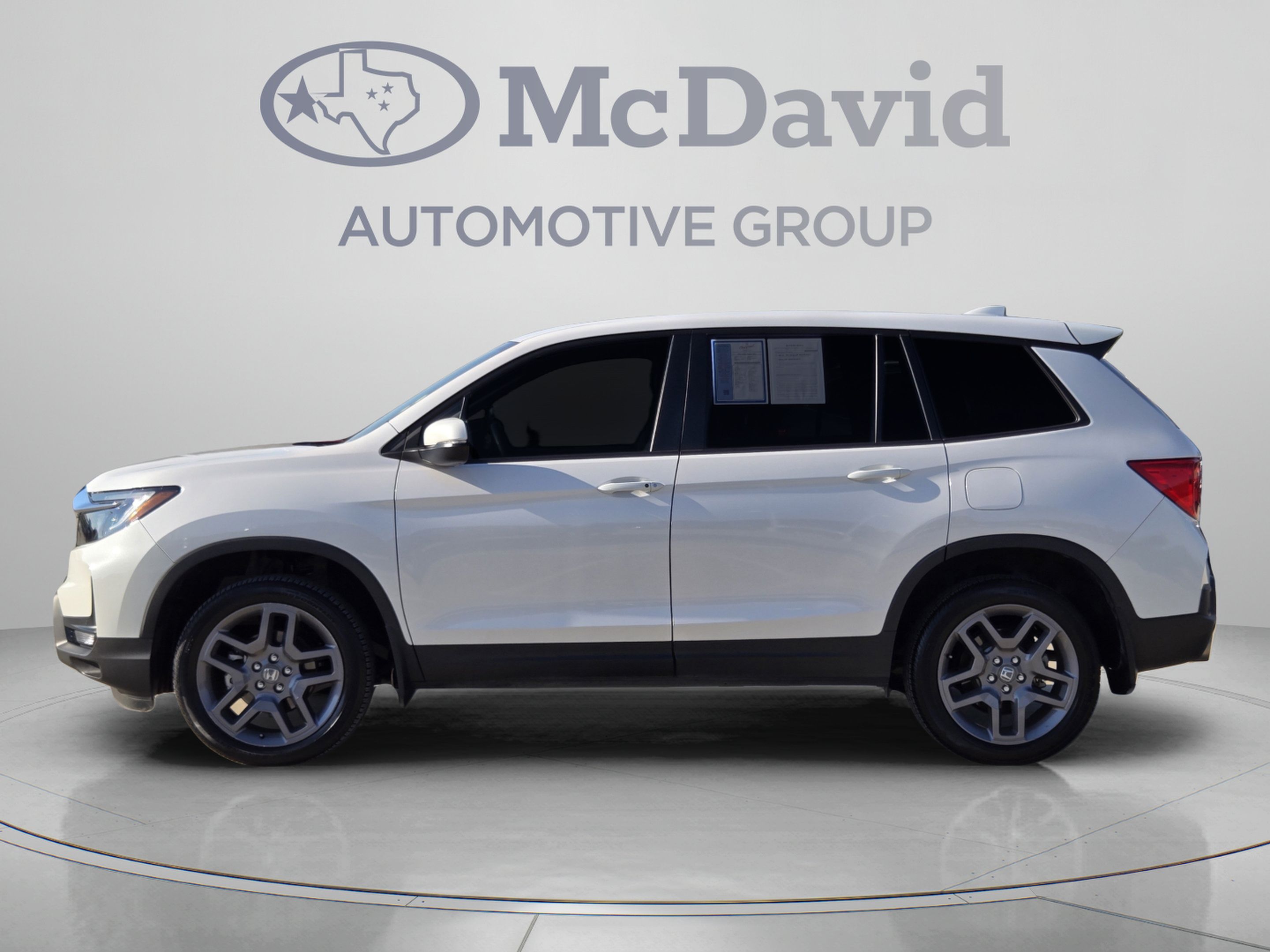 Used 2023 Honda Passport EX-L image 2