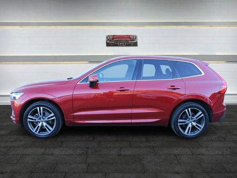 Used 2018 Volvo XC60 T5 Momentum w/ Vision Package image 4