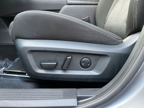 Used 2025 Nissan Rogue SV image 22