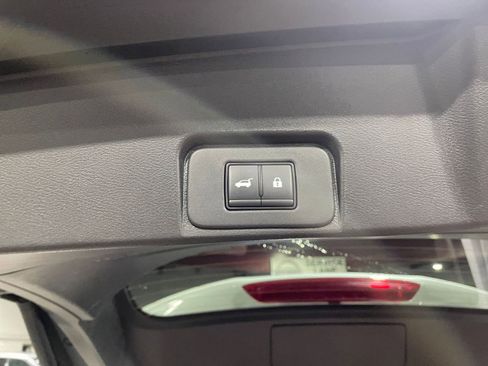 Used 2025 Nissan Rogue SV image 23