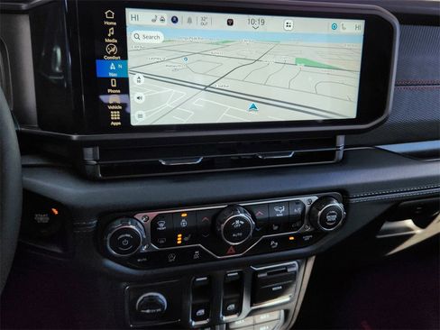 Used 2024 Jeep Wrangler Rubicon image 18