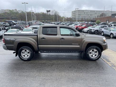 Used 2014 Toyota Tacoma 4x4 Double Cab w/ TRD Off-Road Package image 7