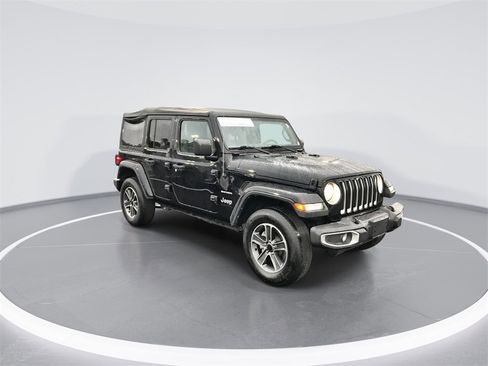 Used 2023 Jeep Wrangler Sahara image 2