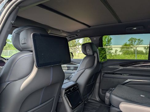 New 2026 Cadillac Escalade IQ Sport 1 w/ LPO, Floor Liner Package AWD/4WD image 17